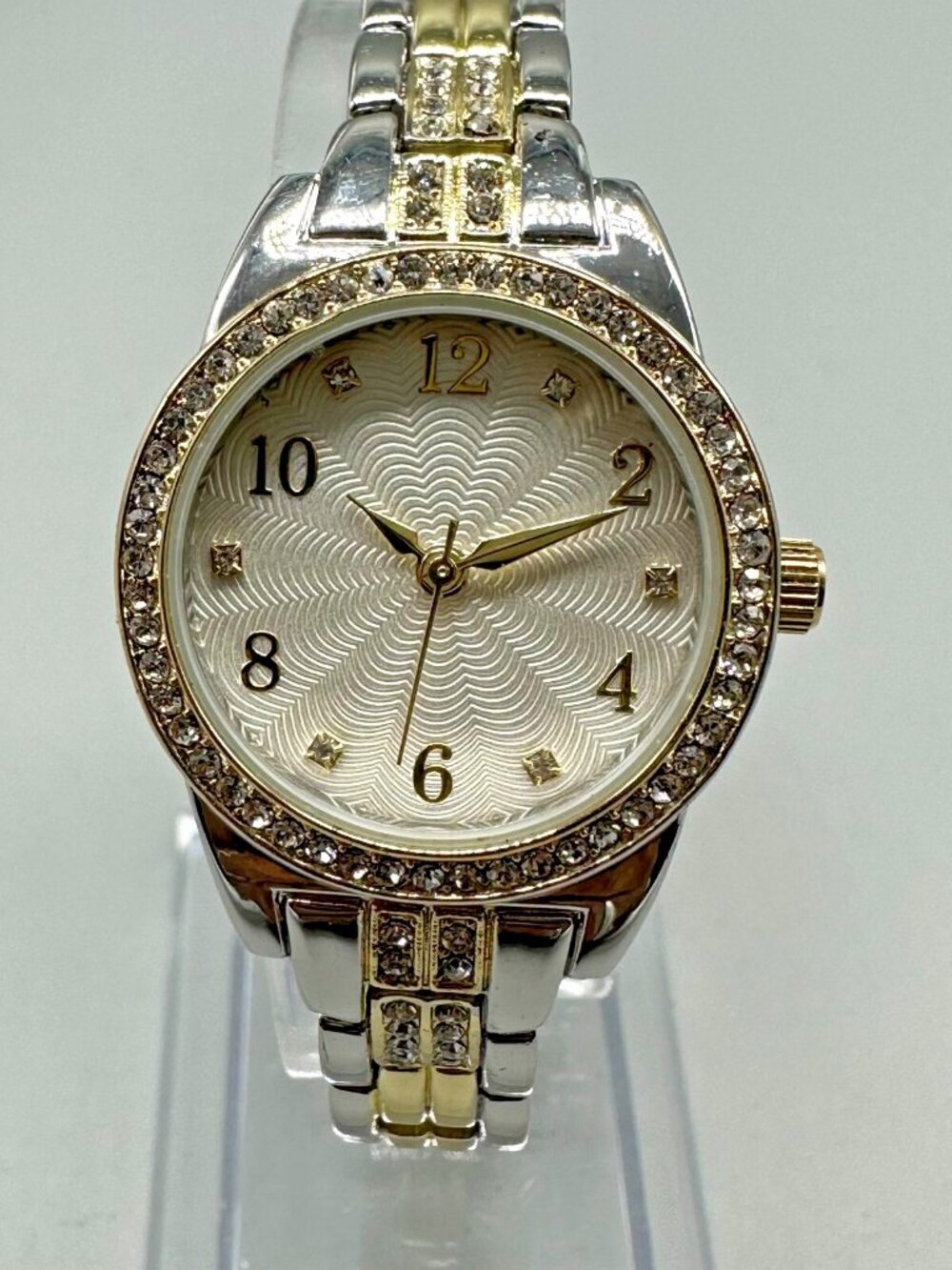 Two Tone Women Watch Silver Gold Crystal Bezel Scallop Print Dial New Battery